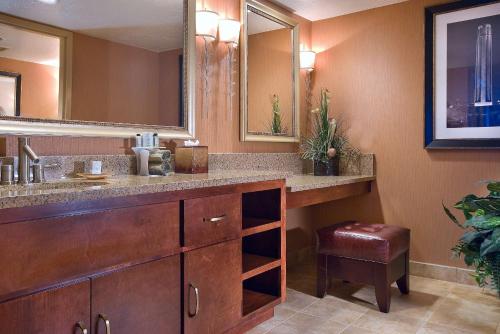 Ảnh trong thư viện ảnh của Embassy Suites by Hilton Kansas City International Airport ở Kansas City