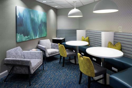 Posezení v ubytování Hampton Inn & Suites Miami-Doral Dolphin Mall