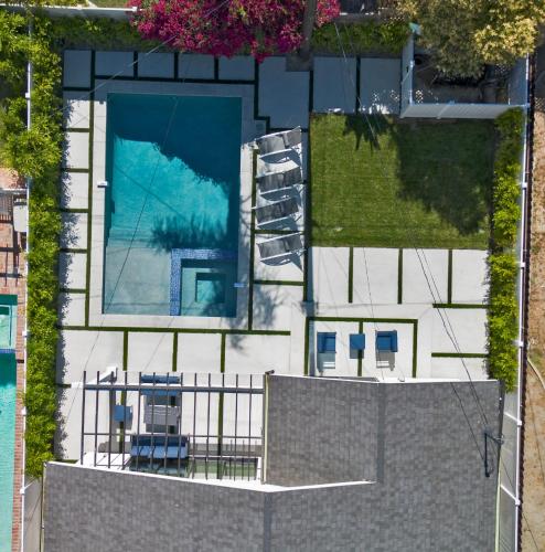 Gallery image of Universal Studio Stellar Home with pool and jacuzzi in Los Angeles