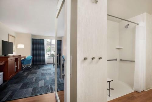 TV a/nebo společenská místnost v ubytování Hampton Inn & Suites Rosemont Chicago O'Hare
