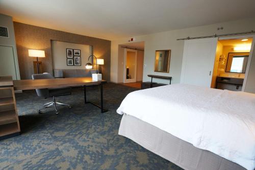 Ένα ή περισσότερα κρεβάτια σε δωμάτιο στο Hampton Inn Chicago West Loop Fulton Market Area