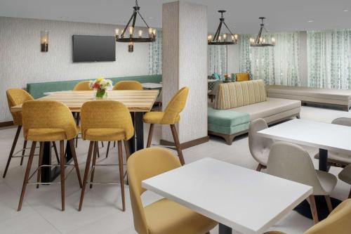 Hilton Garden Inn Miami Brickell South Image