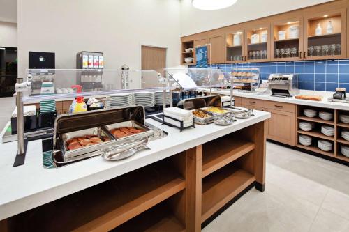 Cuisine ou kitchenette dans l'établissement Homewood Suites By Hilton San Diego Central