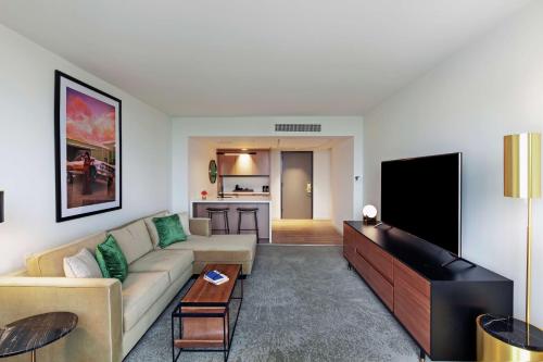 C. Baldwin, Curio Collection by Hilton Image
