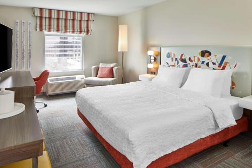 Hampton Inn & Suites Atlanta-Midtown, Ga Image