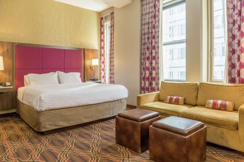 Hampton Inn Majestic Chicago Theatre District Image