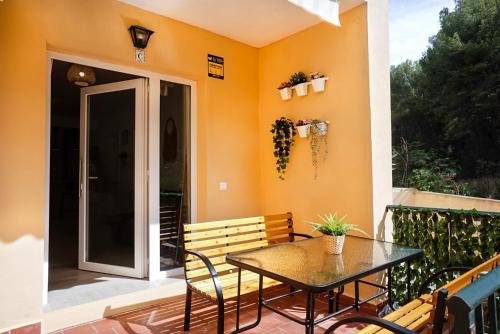 Playa, piscina y relax en este coqueto apartamento en Nerja
