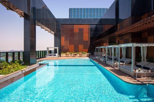 DoubleTree by Hilton Dubai M Square Hotel & Residences Image