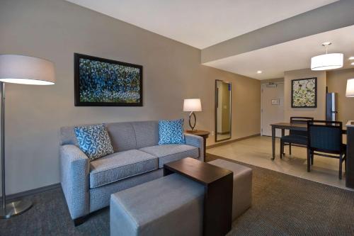 Homewood Suites By Hilton Orlando Flamingo Crossings, Fl Image
