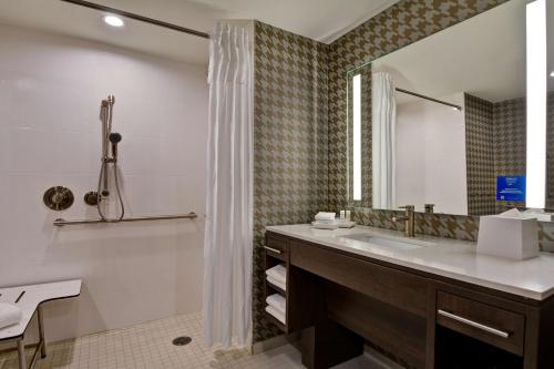 Home2 Suites By Hilton Orlando Flamingo Crossings, FL photo 44