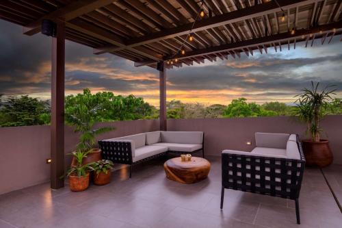 Un balcón o terraza de Botanika Osa Peninsula, Curio Collection By Hilton