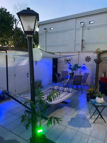 Foto dalla galleria di Tiny place w private hot jacuzzi 7 min to Miami international airport a Miami