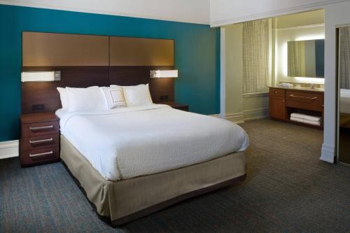 Residence Inn by Marriott Cleveland Downtown Image