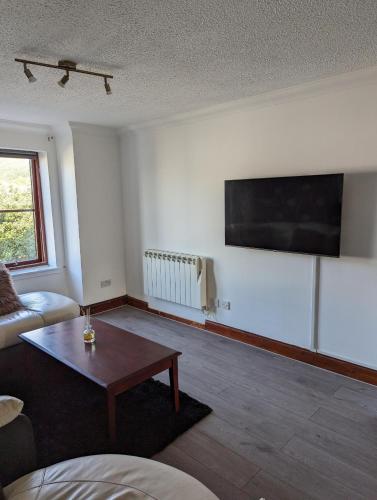 Superb 2 Bedroom Flat Tillicoultry – Photos 5