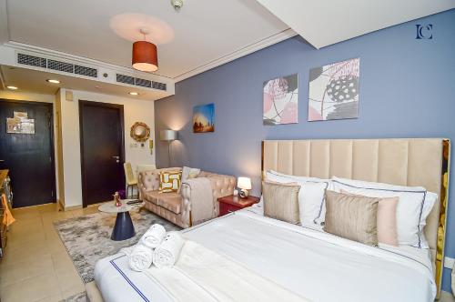 Postel nebo postele na pokoji v ubytování Modern Studio Apt - Metro, Beach & Mall mins away - CHR