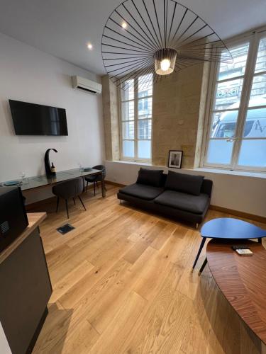 La Suite Triangle d'or Parties communes sous vidéo surveillance Pas de cuisine