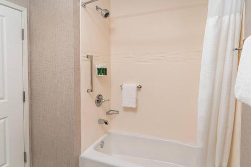Bagno di Residence Inn by Marriott Louisville Old Henry