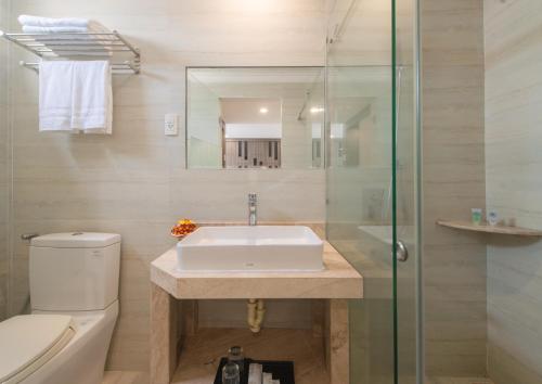 Phòng tắm tại Seven Seas Hotel Nha Trang