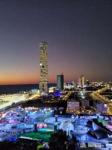 شقة مطلة على البحر والفورمولا ببرج المسارات