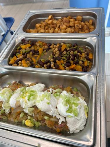 Jídlo v hotelu nebo okolí