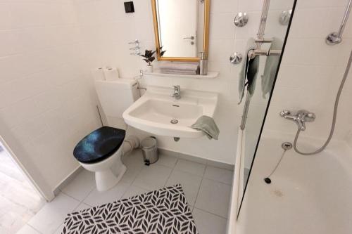 Koupelna v ubytování 1-Zimmer Wohnung für 2