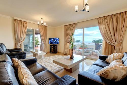 Frontline Beach Apartment - Sinfonia del Mar