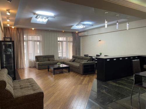 Chiraq apartment