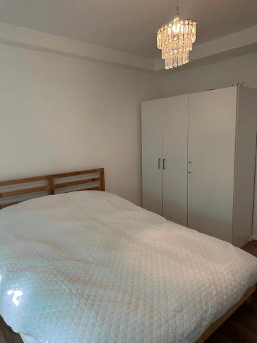 Kama o mga kama sa kuwarto sa Spacious 2 bed flat (Free WiFi) Free Parking