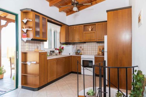Gambar di galeri bagi Hamezi House - Authentic Cretan Escape di Sitia