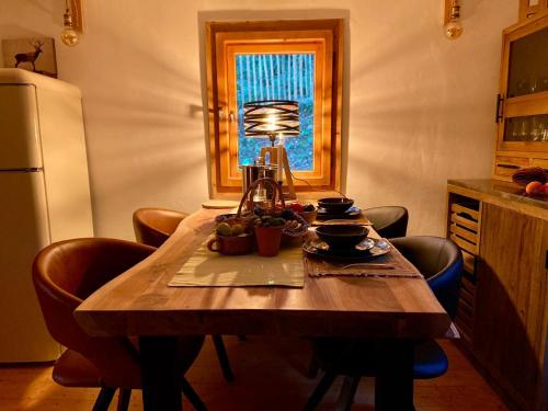 Φωτογραφία από το άλμπουμ του BATS CAVE HUT - Transylvania - Hot-Tub - Sauna σε Sub Piatra