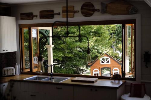 Fotografie z fotogalerie ubytování Explore Derby from Gorgeous Home with Outdoor Bath v destinaci Derby