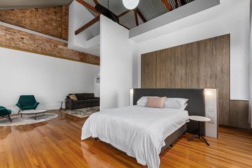 Ένα ή περισσότερα κρεβάτια σε δωμάτιο στο Costello Hotels Port Augusta