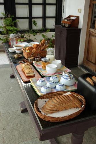 Φαγητό σε αυτός ο ξενώνας ή κάπου εκεί κοντά