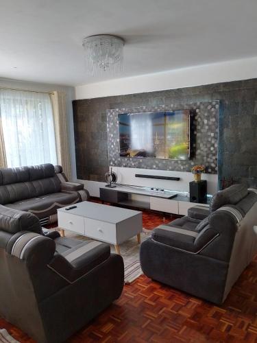 Executive modern 1 bedroom airbnb in Nakuru section 58