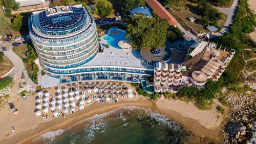 an overhead view of a hotel on the beach at SPA Hotel Sirius Beach - FREE SPA access in St. St. Constantine and Helena