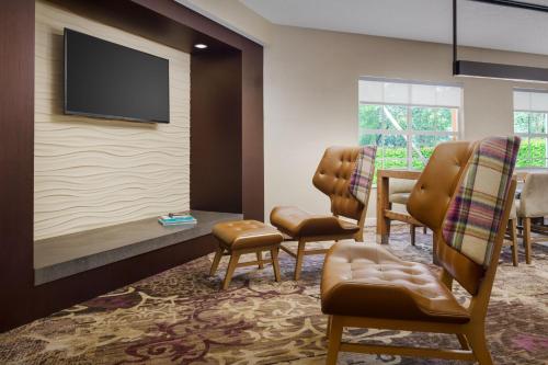 Televisyen dan/atau pusat hiburan di Residence Inn West Palm Beach