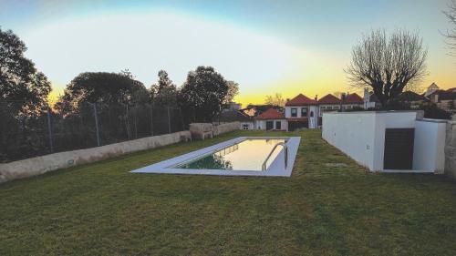 Zahrada ubytování Terrace Pool Apartment Oporto by LovelyStay