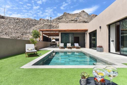 Alma Tauro by VillaGranCanaria