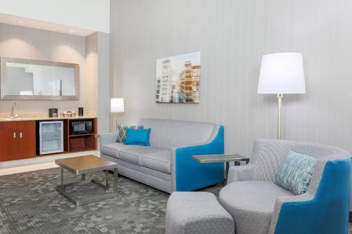 Courtyard by Marriott Pittsburgh Downtown Image