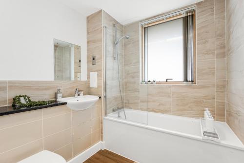 Ванна кімната в Khayat Homes - The Luxx - One Bed