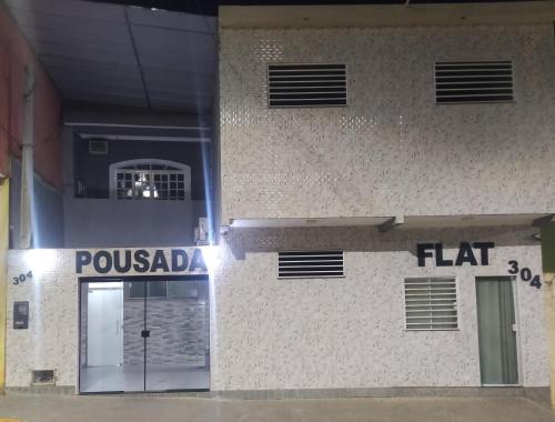 Fotografie z fotogalerie ubytování Pousada Quarto com tv,ar,frigobar,wifi e garagem v destinaci Aparecida