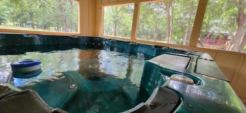 Φωτογραφία από το άλμπουμ του Olive Cabin σε Fredericksburg