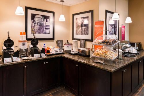 Hampton Inn & Suites Orlando-East UCF Image