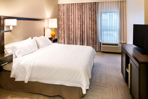 Hampton Inn & Suites Orlando-East UCF Image