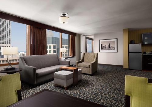 Homewood Suites by Hilton Chicago Downtown - Magnificent Mile Image