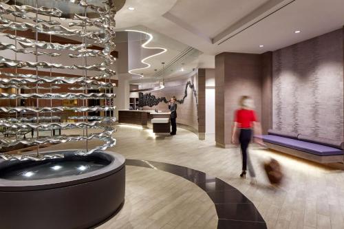 Дети в Hilton Long Beach Hotel
