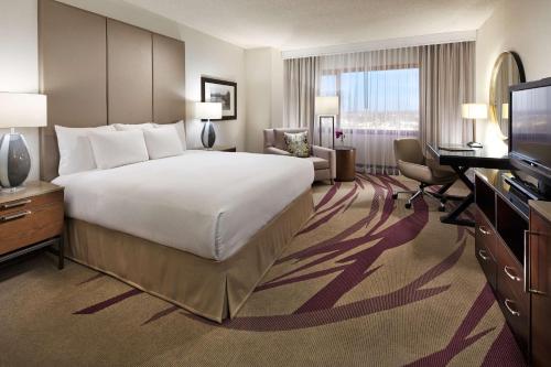 Hilton Long Beach Hotel Image