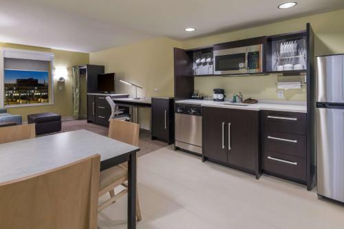 Home2 Suites Kansas City Downtown Image