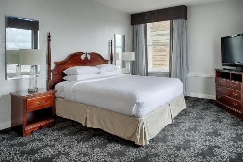 Embassy Suites by Hilton Portland Downtown Image
