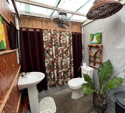 Koupelna v ubytování Gensan Hostel